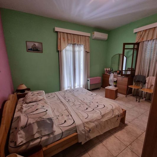 Image No.6-6 Bed House for sale