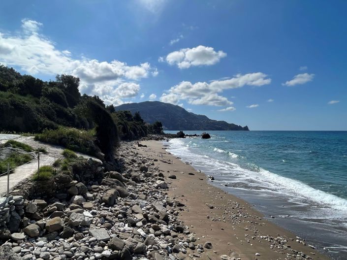 Image No.11-2 Bed House for sale