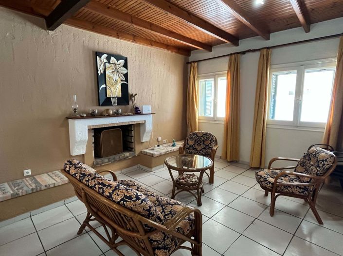 Image No.5-2 Bed House for sale