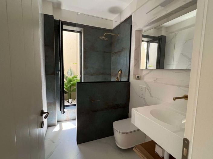 Image No.34-5 Bed House for sale