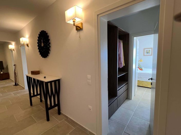 Image No.35-5 Bed House for sale