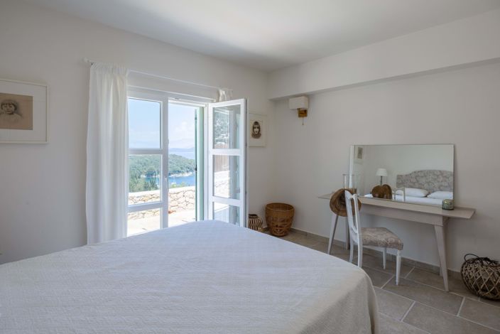 Image No.37-5 Bed House for sale