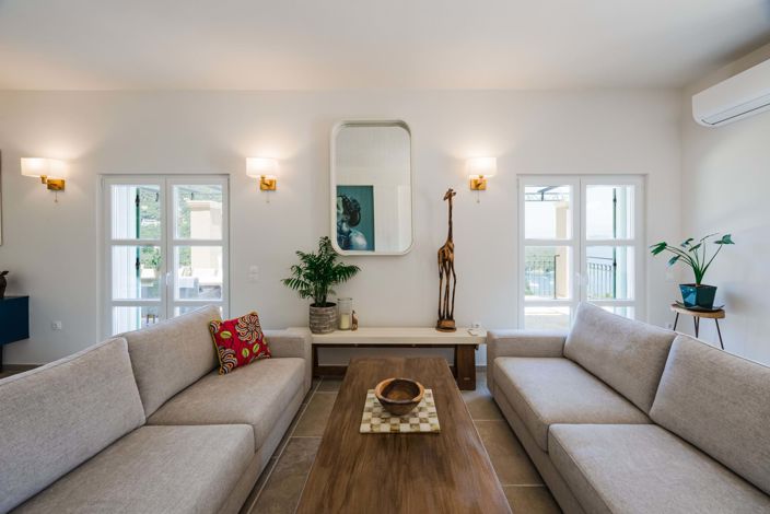 Image No.8-5 Bed House for sale