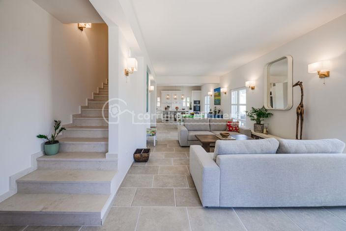 Image No.9-5 Bed House for sale