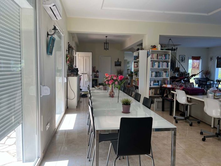 Image No.9-5 Bed House for sale