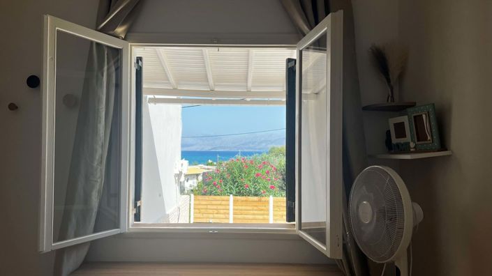 Image No.12-2 Bed House for sale