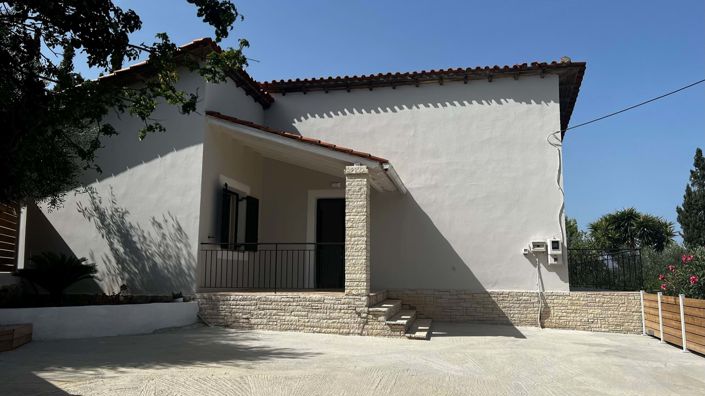 Image No.3-2 Bed House for sale