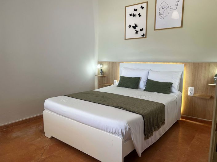 Image No.9-2 Bed House for sale