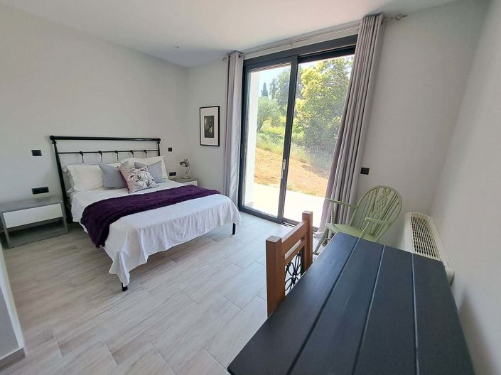 Image No.11-3 Bed House for sale