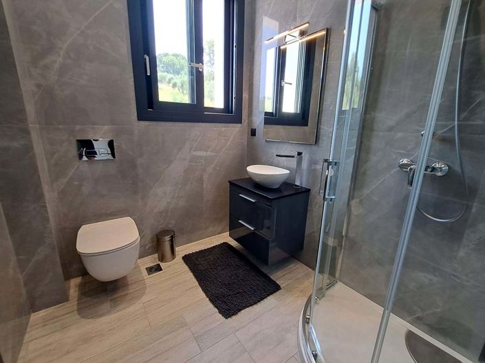 Image No.17-3 Bed House for sale