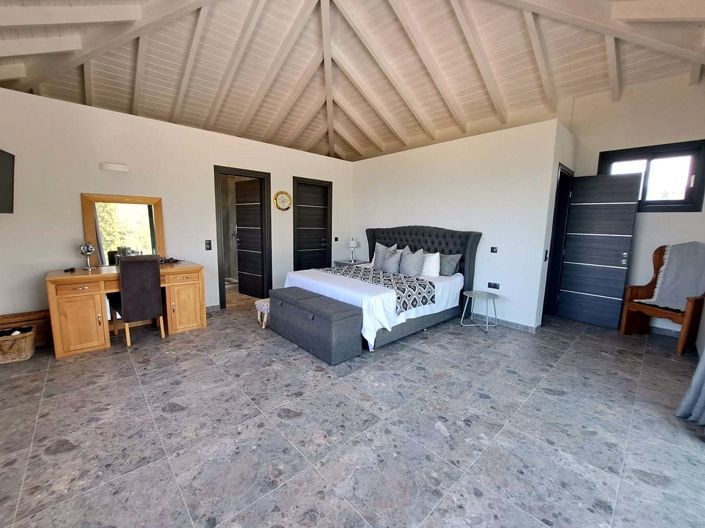 Image No.19-3 Bed House for sale