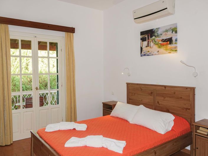 Image No.12-6 Bed House for sale