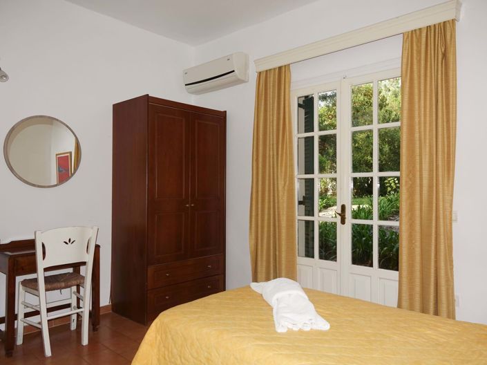 Image No.13-6 Bed House for sale