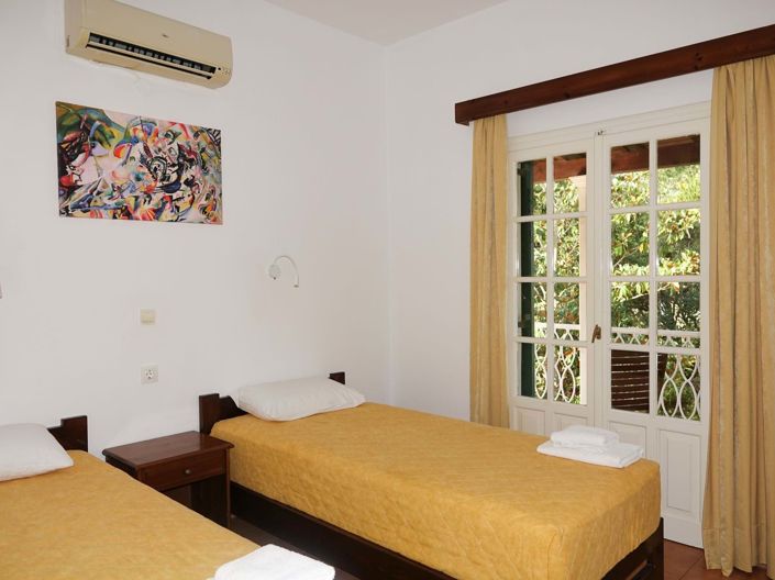 Image No.14-6 Bed House for sale