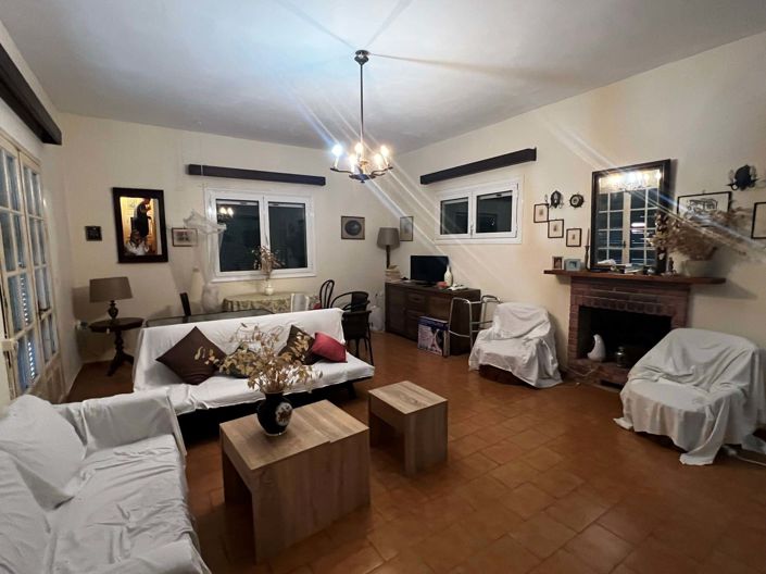 Image No.20-6 Bed House for sale