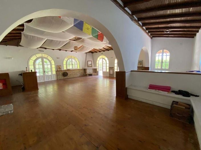 Image No.8-6 Bed House for sale