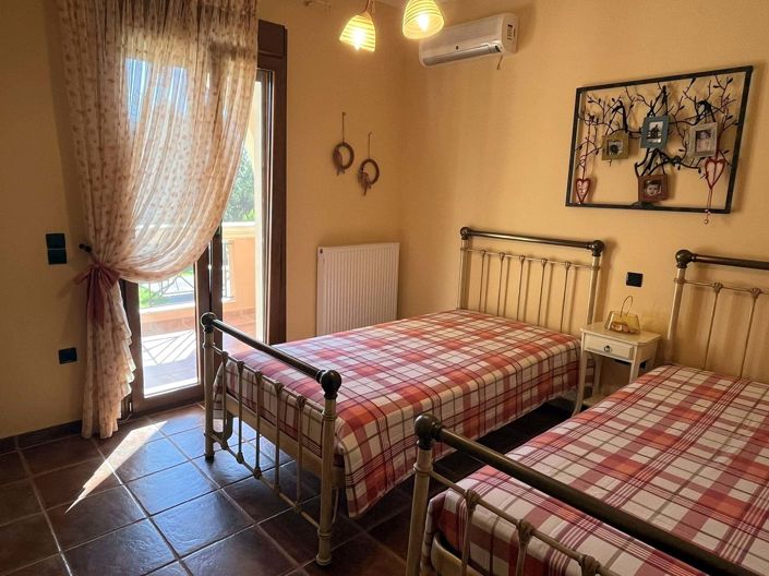 Image No.10-5 Bed House for sale