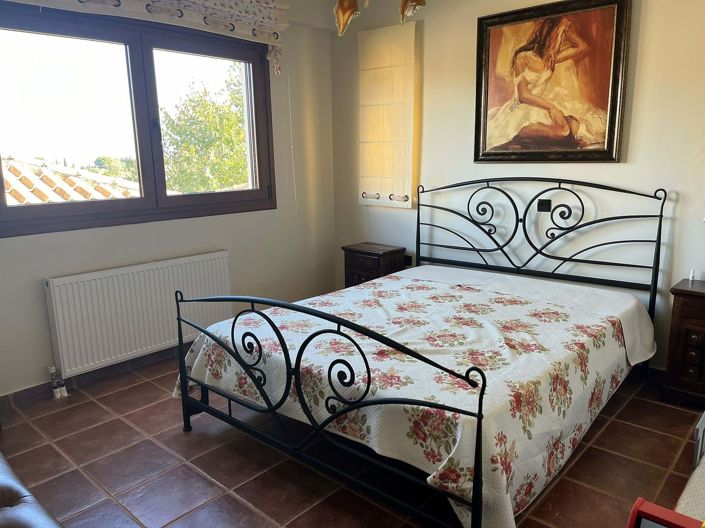 Image No.12-5 Bed House for sale