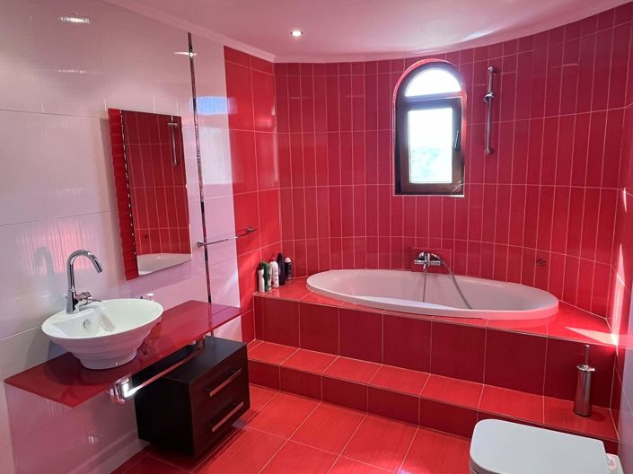 Image No.13-5 Bed House for sale