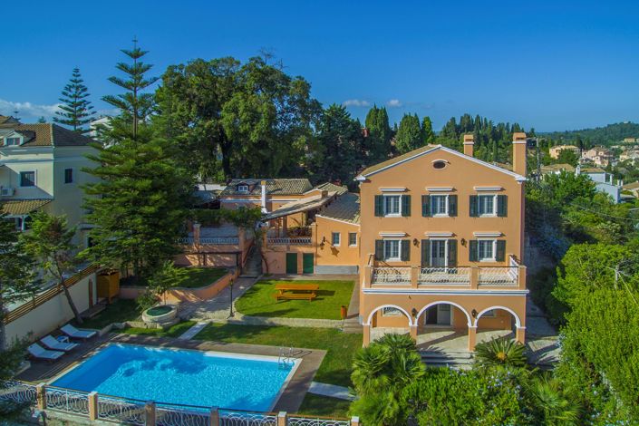 Image No.1-9 Bed House for sale