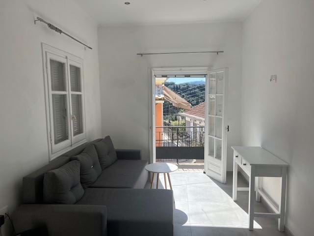 Image No.6-2 Bed House for sale