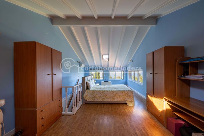 Image No.19-3 Bed House for sale