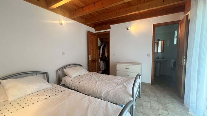 Image No.9-3 Bed House for sale