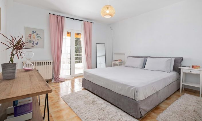 Image No.13-6 Bed House for sale