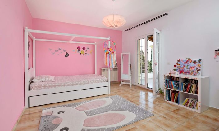 Image No.15-6 Bed House for sale