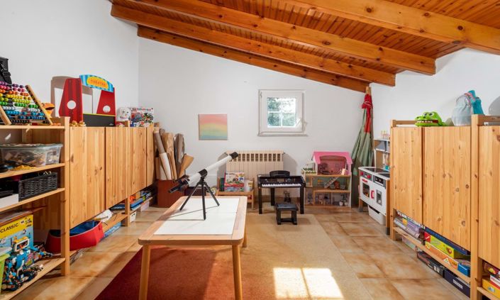 Image No.21-6 Bed House for sale