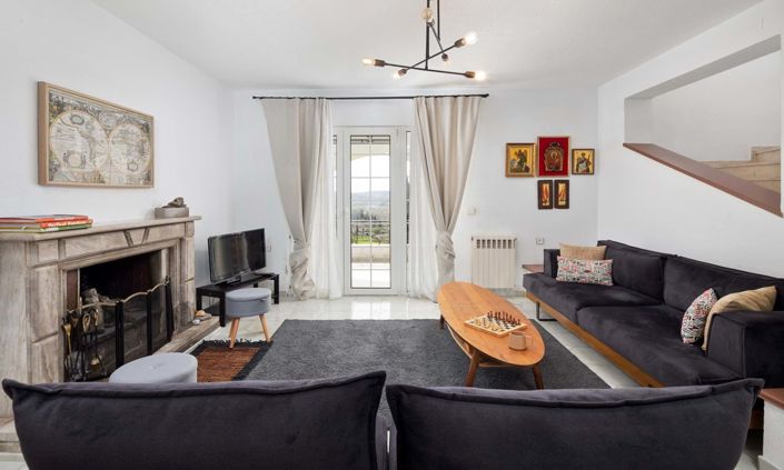 Image No.7-6 Bed House for sale