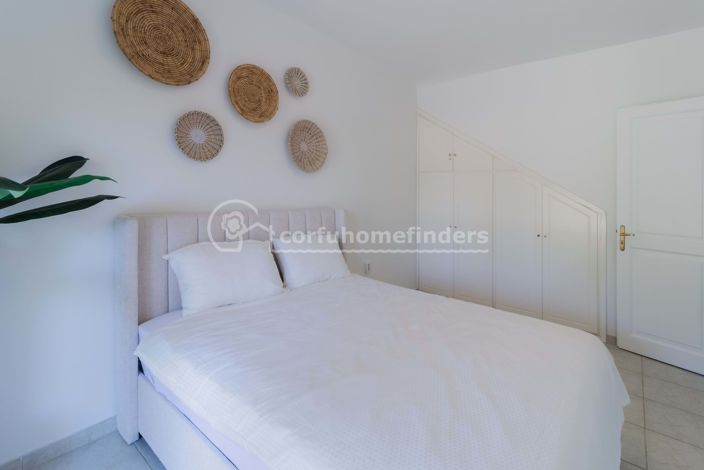 Image No.12-2 Bed House for sale