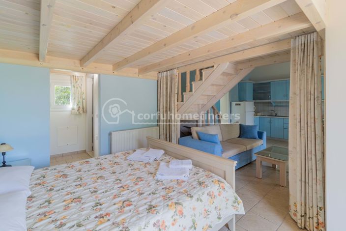 Image No.5-6 Bed House for sale