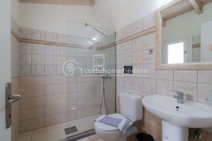 Image No.7-6 Bed House for sale