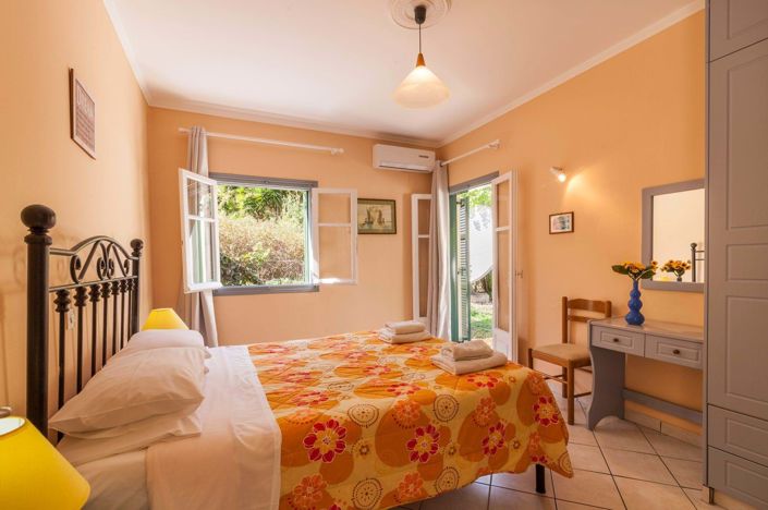 Image No.7-4 Bed House for sale