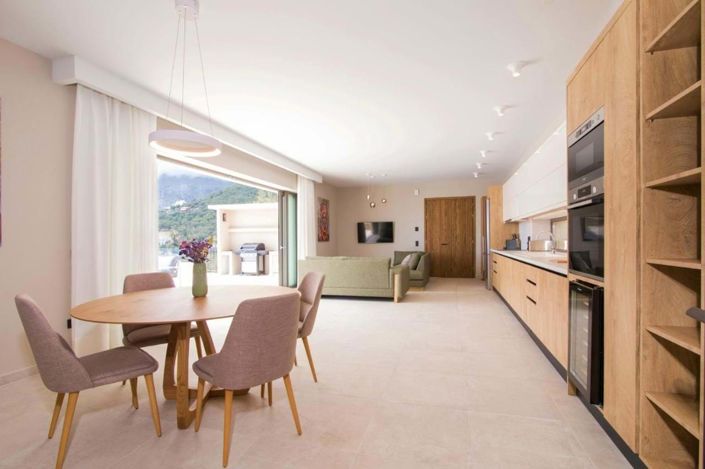 Image No.17-4 Bed House for sale