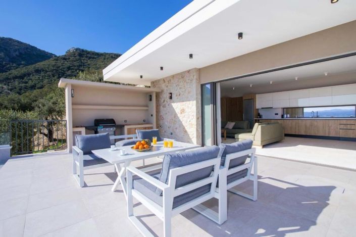 Image No.18-4 Bed House for sale