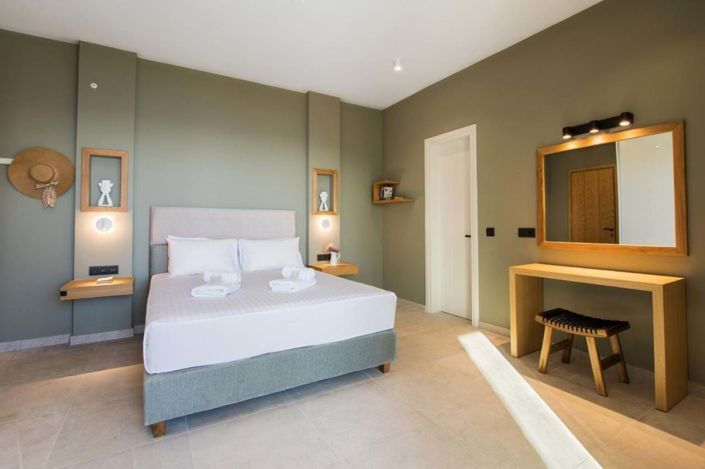 Image No.22-4 Bed House for sale