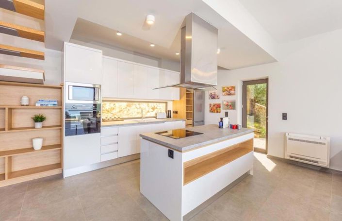 Image No.6-4 Bed House for sale