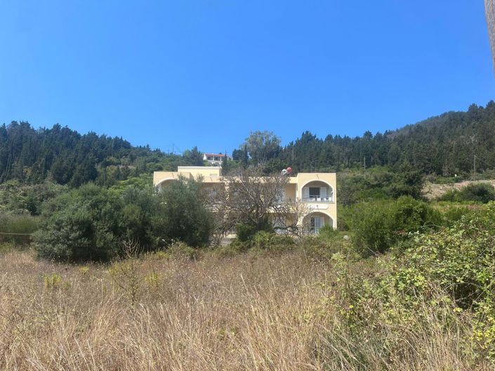 Image No.13-10 Bed Property for sale