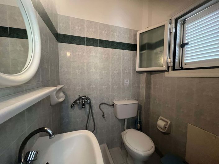 Image No.14-10 Bed Property for sale