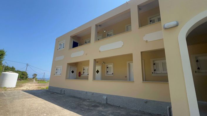 Image No.4-10 Bed Property for sale