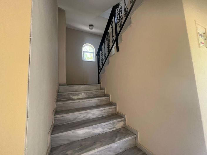 Image No.7-10 Bed Property for sale