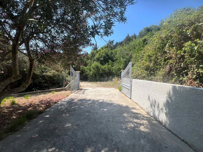 Image No.8-10 Bed Property for sale