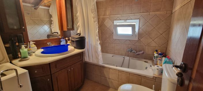 Image No.7-12 Bed Property for sale