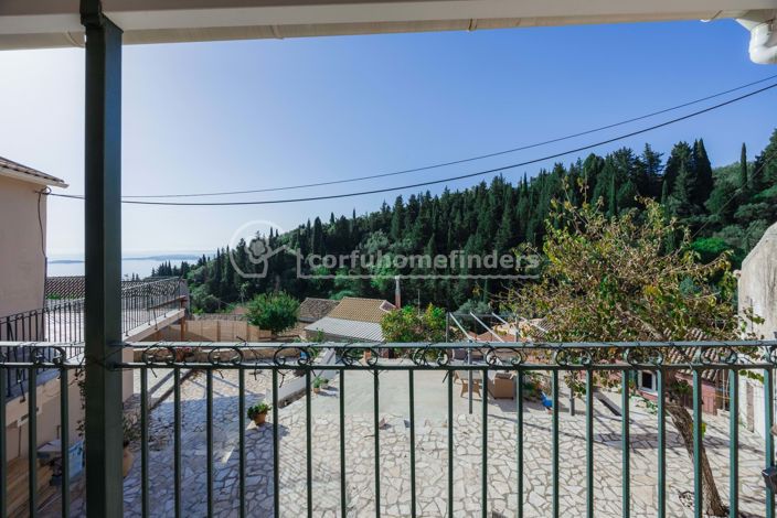 Image No.11-3 Bed House for sale