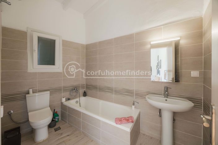 Image No.14-3 Bed House for sale