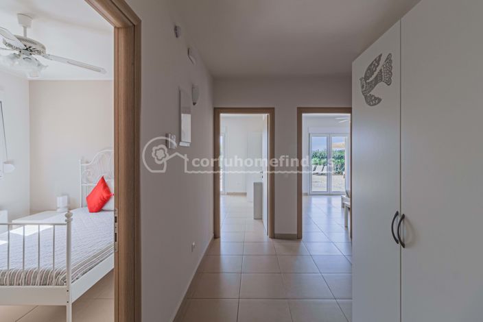 Image No.16-4 Bed House for sale