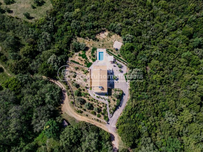 Image No.26-4 Bed House for sale