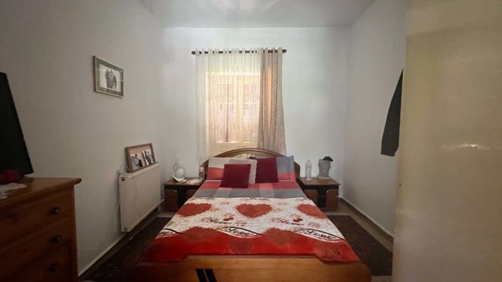 Image No.5-2 Bed House for sale